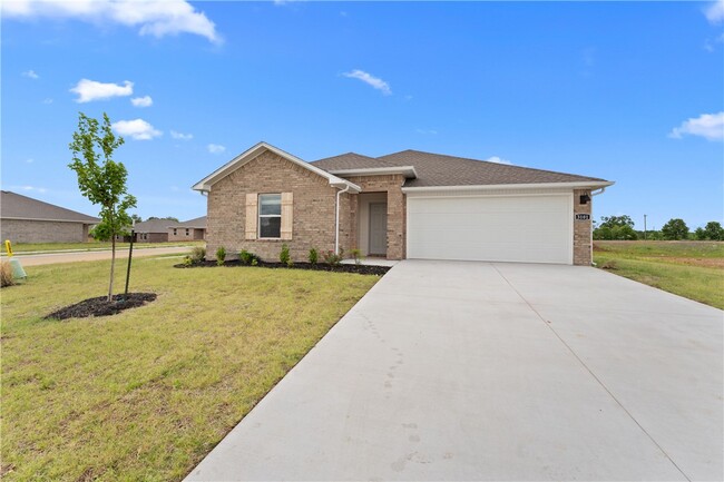 Building Photo - 3060 Laredo Ln