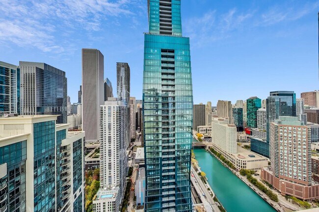 Building Photo - 420 E Waterside Dr