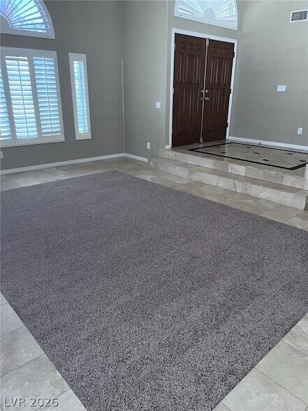 Building Photo - 2817 Via Avanti St