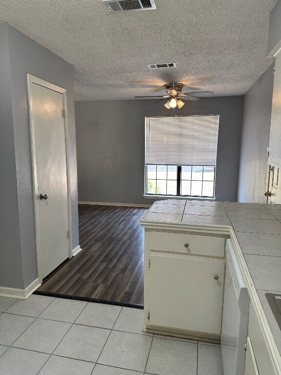 Building Photo - 1614 Plateau Ridge