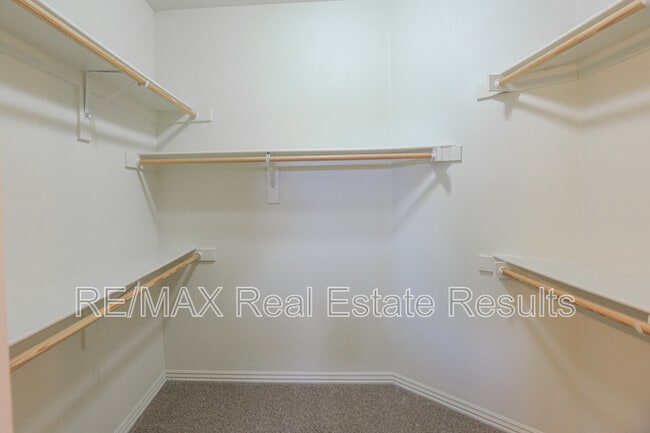 Building Photo - 626 N Tennyson Ln