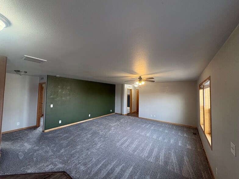 Building Photo - 8275 Co Rd 54