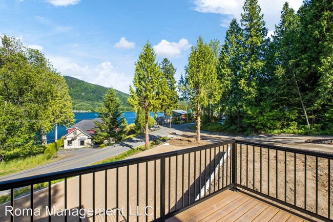 Primary Photo - 425 W Lake Samish Dr