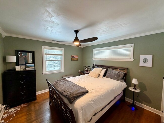 Building Photo - 3 Bed 1.5 Bath Single Family Home in Scholfield