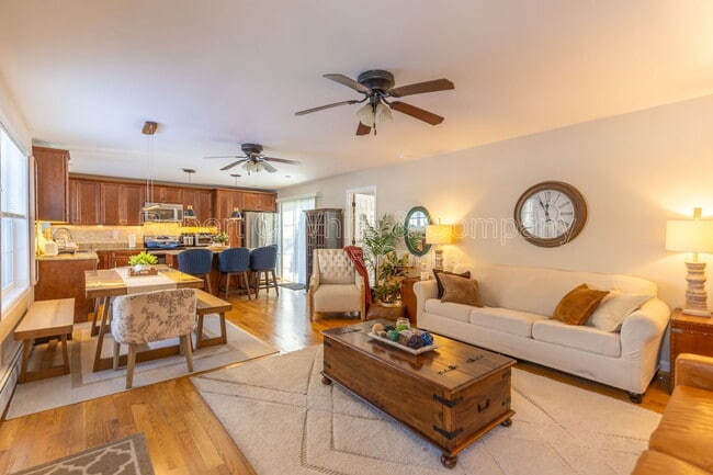 Building Photo - 3 Granbrook Park Rd