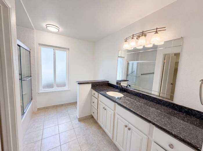 Building Photo - 5901 Small Hill Ct