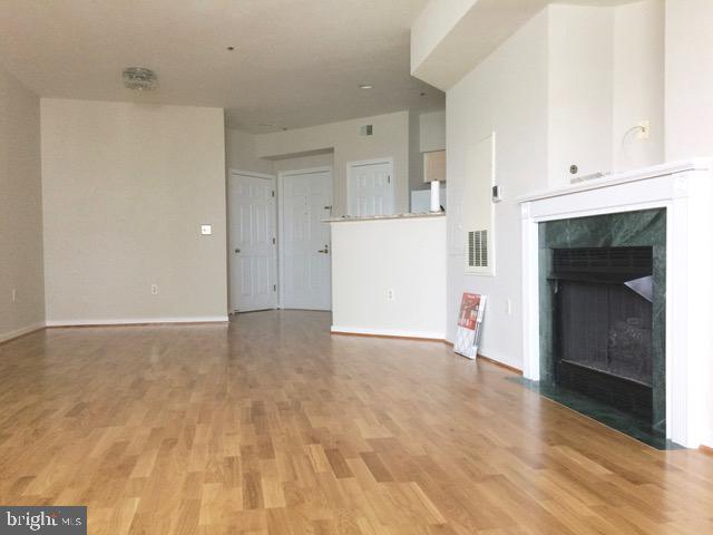 Primary Photo - 1625 International Dr