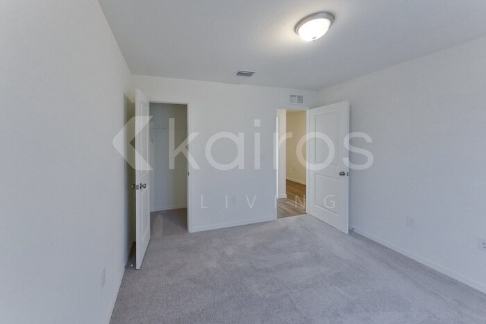 Building Photo - 466 Norwood Ave S
