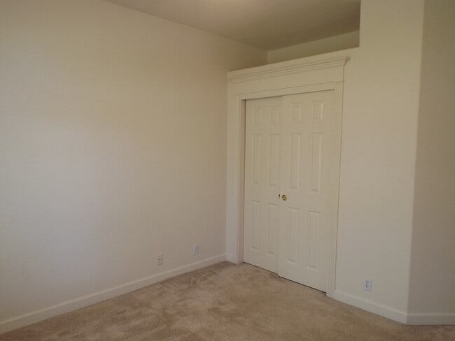 Building Photo - Gorgeous House in California Park Neighborhood!