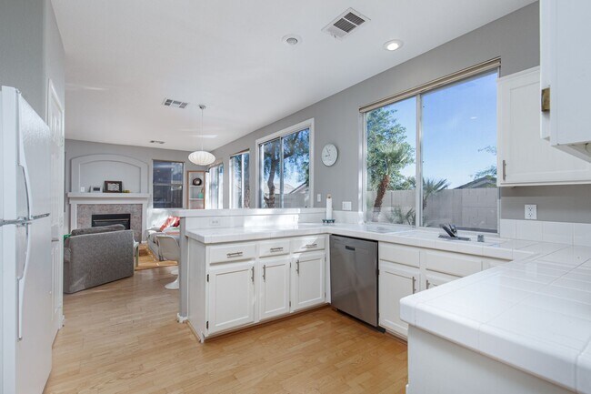 Building Photo - Fully Furnished Home in Green Valley Ranch – Move-In Ready