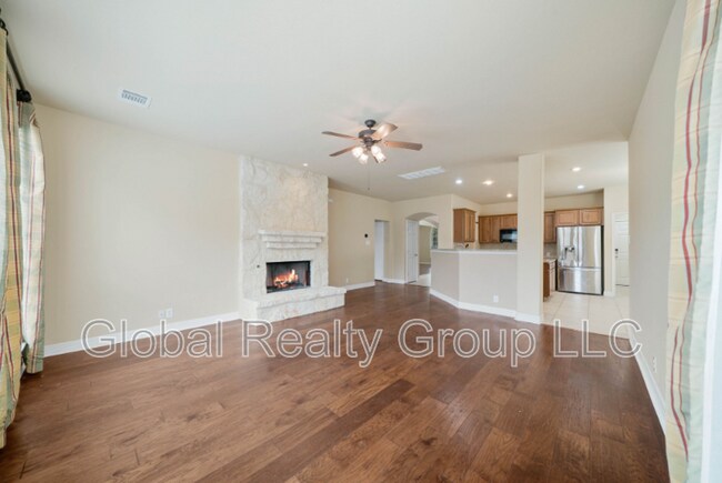 Building Photo - 431 Calm Springs