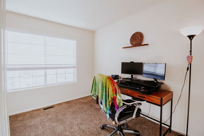 Building Photo - 2138 Phillips Alley
