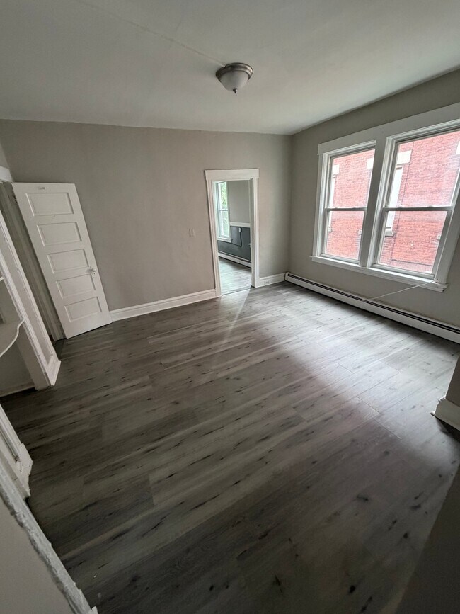 Building Photo - 441 Wethersfield Ave