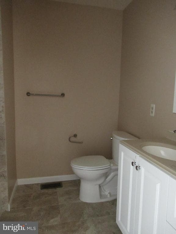 Building Photo - 14 Beverly Ct