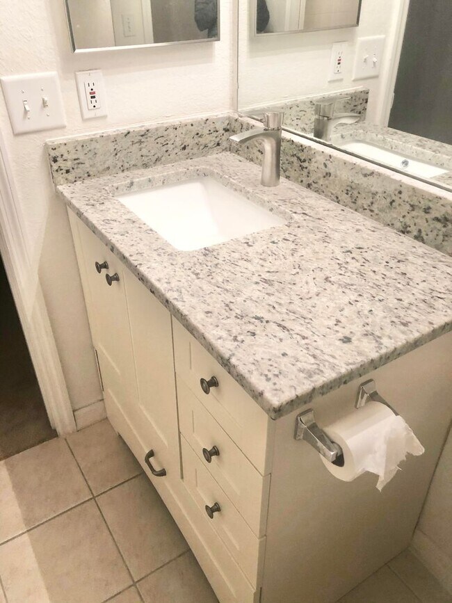 Building Photo - Maitland - 2 Bedroom, 2 Bathroom - $1,845.00