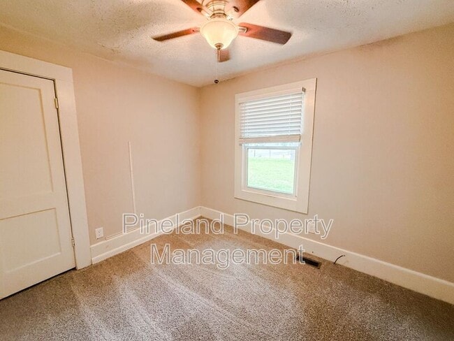Building Photo - 316 Broadfoot Ave