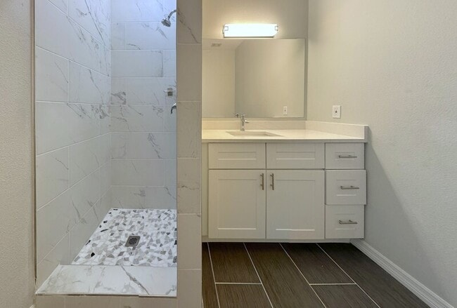 Building Photo - 4330 Tyler Cir N