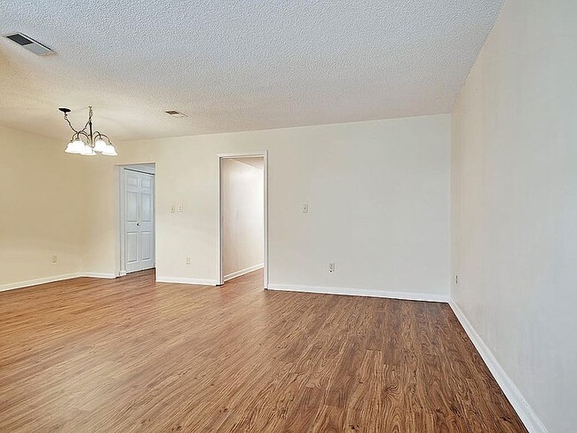 Living Room - 2907 Barrington Ln