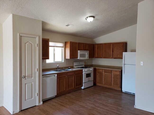 Building Photo - 840 Purple Aster Ave SW