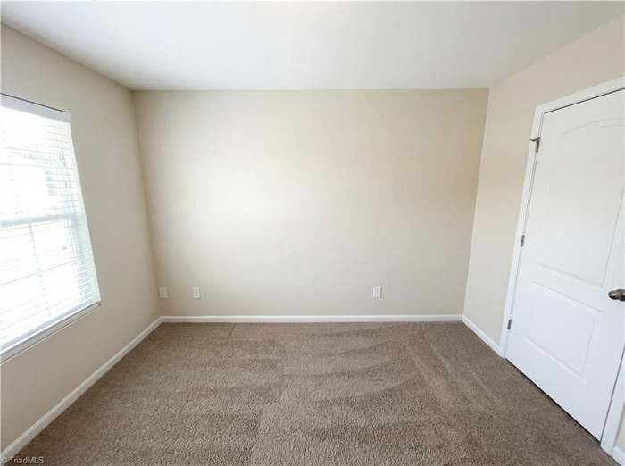 Building Photo - 2518 Macleod St