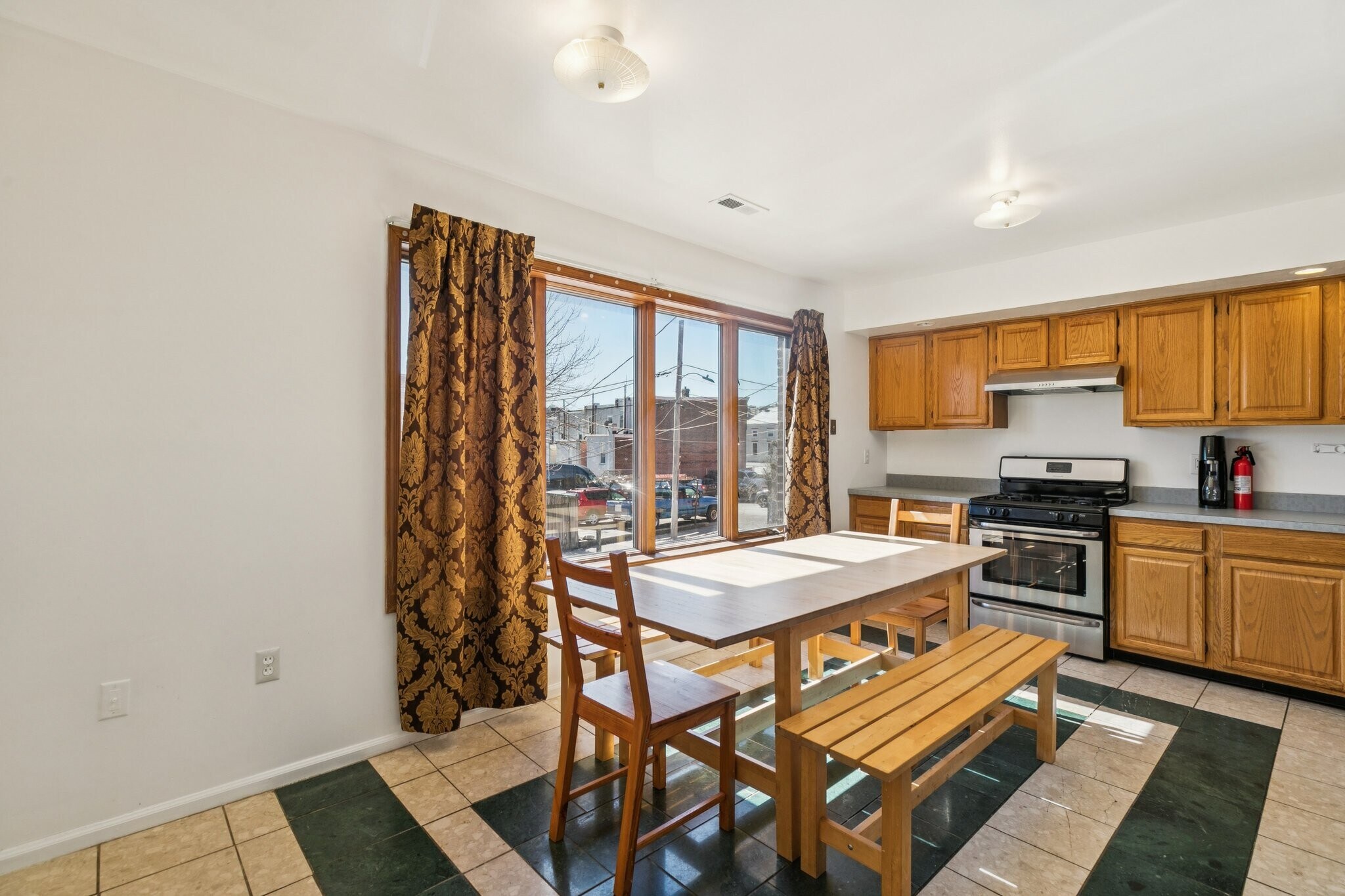 Building Photo - 3379 Frederick St