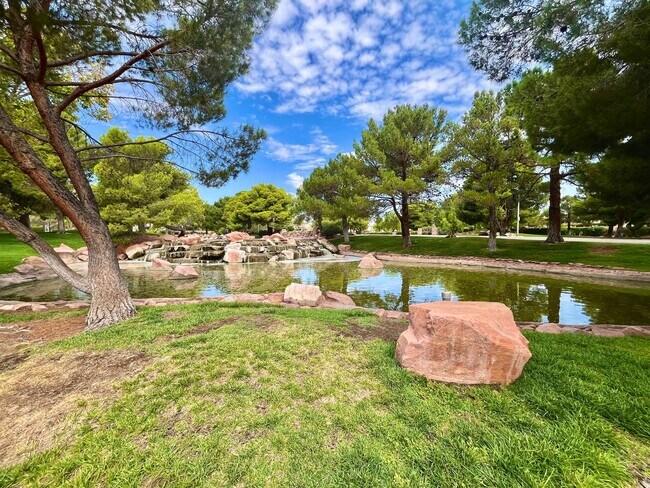 Building Photo - **$500 OFF MOVE IN BY 08/07/2026**Gorgeous 4 Bedroom Home with Pool & Spa Located in The Lakes