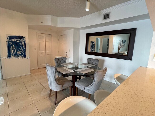 Building Photo - 17150 N Bay Rd