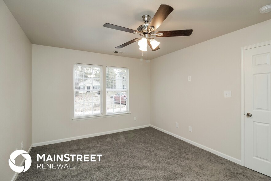 Building Photo - 2865 Oasis Ln