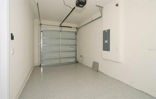 Building Photo - 1623 Hubbell Rd