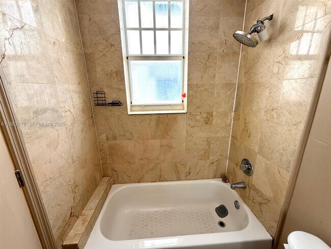 Building Photo - 1528 Drexel Ave