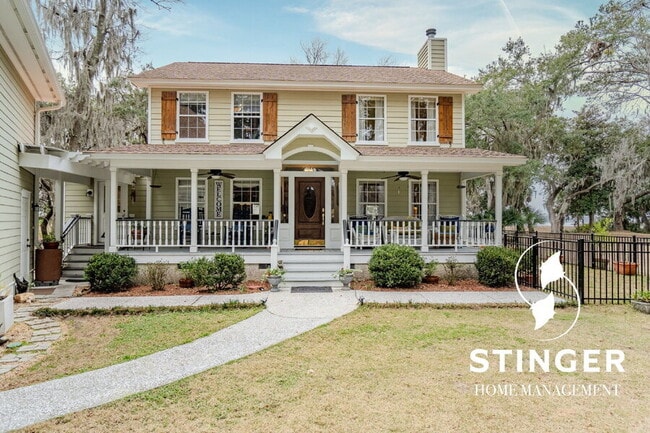 Building Photo - 1808 Lenora Dr