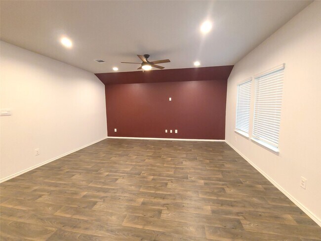 Building Photo - 40563 Birch Shadows Ct