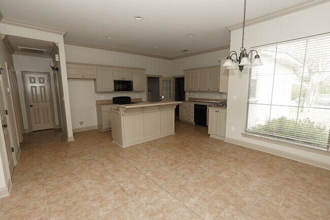 Building Photo - 9052 Winding Lake Ave