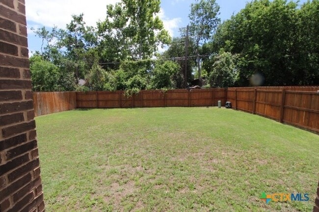 Building Photo - 1202 Stonewall Ridge