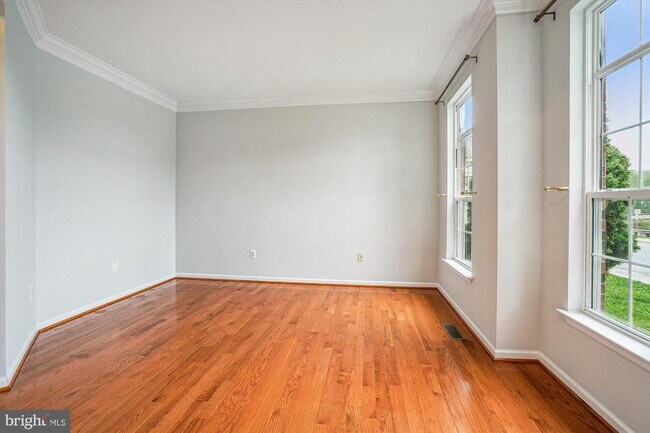 Building Photo - 9305 Sumner Lake Blvd