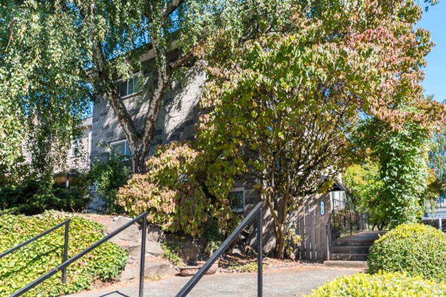 Building Photo - Enjoy convenient living on Capitol Hill at...