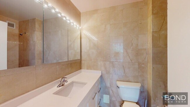 Building Photo - 247 W 87th St