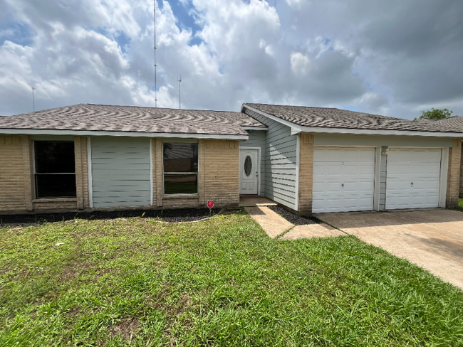 Primary Photo - 8207 Lone Quail Dr