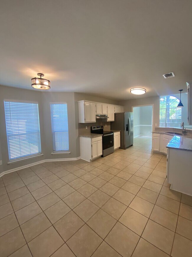 Building Photo - 1112 Panola Cir