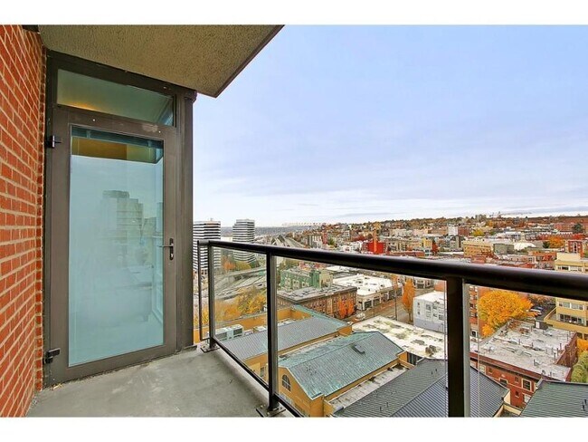 Building Photo - 1 bedroom in Seattle WA 98101