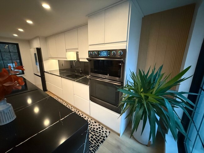 Building Photo - 204 Datura Dr