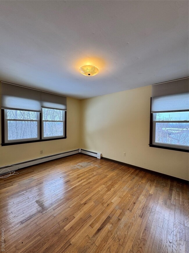 Building Photo - 35 Top O Hill Rd