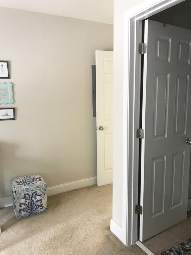 Building Photo - Stones Creek Townhome Condo!