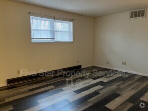 Building Photo - 2070 W Washington St