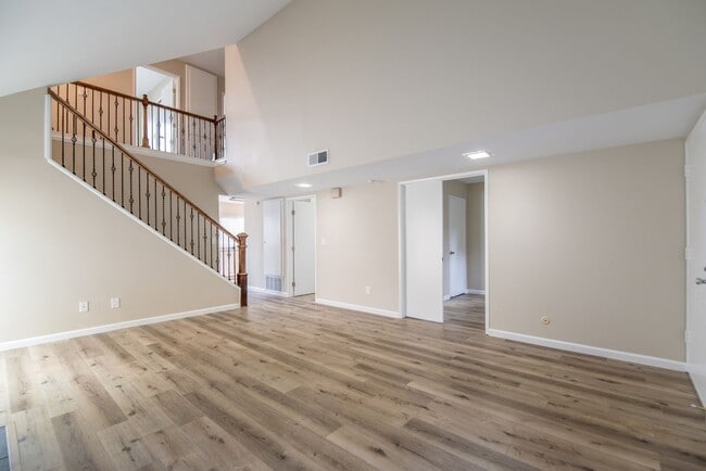 Building Photo - Welcome to this stunning 4-bedroom, 3-bathroom home in Tierrasanta