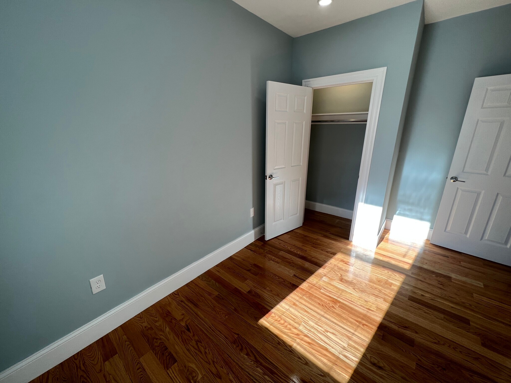 Building Photo - 372 Oxford St