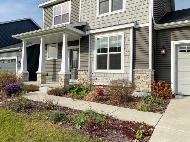 Building Photo - 9626 Sweet Autumn Dr