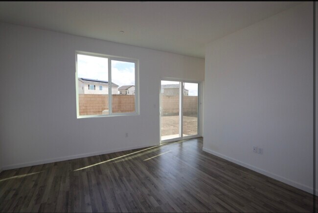 Building Photo - 2224 S Crumal St