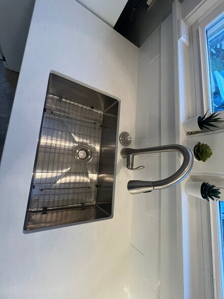 Kitchen Sink - 349 Mohawk Ave
