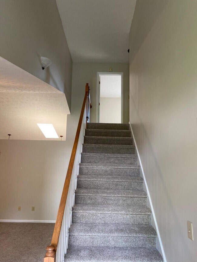 Building Photo - 3676 Cottage Cir